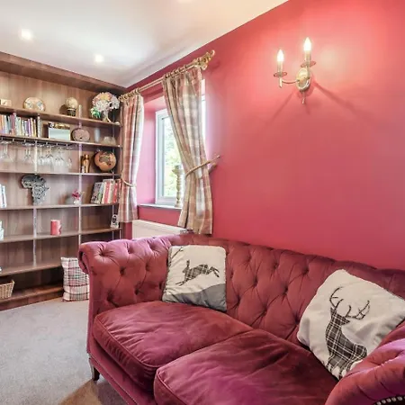 5 Bed In Oc-t46322 Holiday home