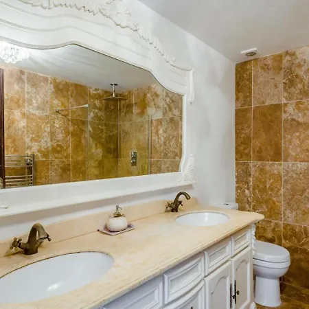 5 Bed In Oc-t46322 Holiday home