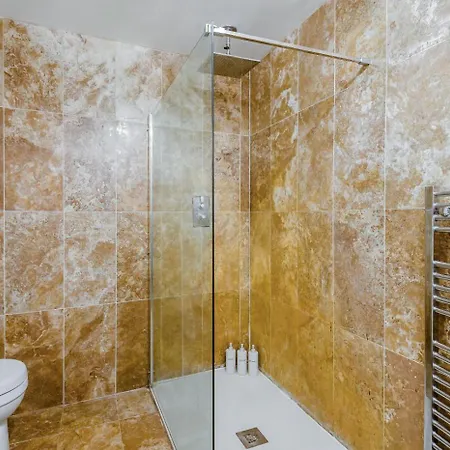 5 Bed In Oc-t46322 Holiday home